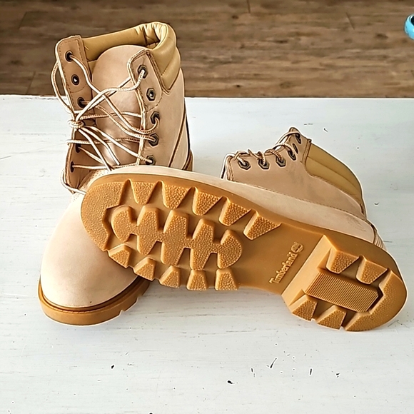 Timberland - Picture 1 of 4